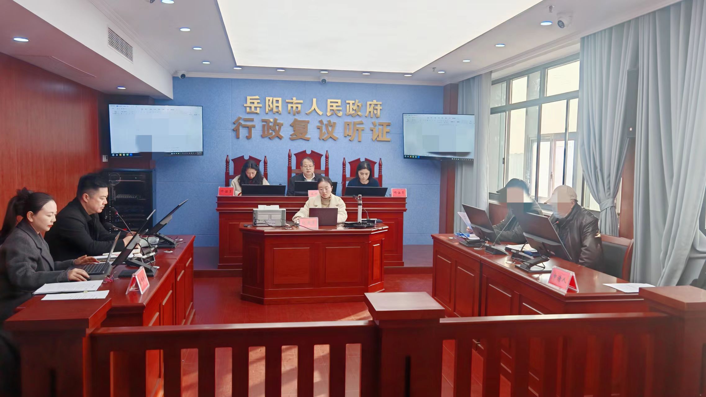 ���λ����Ե��� ����Ӧ������ƪ������������������Ӧ�߹�������׳�