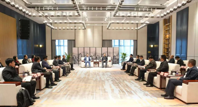 上海湘商（长三角）企业家来岳投资考察